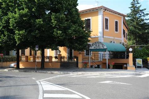 via gonzaga 2 foligno.